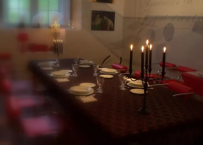 Manoir De La Boirie Bed and breakfast *