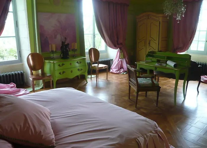 Manoir De La Boirie Bed and breakfast